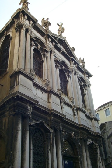 ... The building, obviously soiled by time, provided a wonderful space for the operatic performance.  This was something we both wanted to do while in Italy, but I thought it was something we would have to have planned well in advance.  To my surprise though...